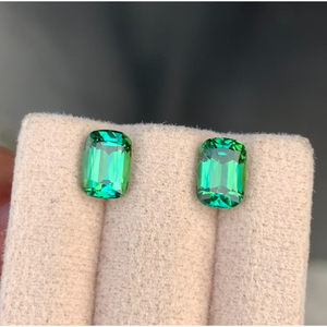 Tourmaline naturelle bleu-vertâtre d'Afghanistan, taille coussin excellente, 2,57 carats, paire assortie, sans défaut. - Product Image 1