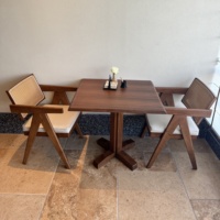 Massivholz Restaurant Tisch- und Stuhl-Set, Walnuss-Finish Esstisch mit Rattan-Rückenlehnen-Stühlen für Café Hotel Essbereich
