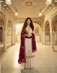 Dhwaja Export Salwar Kameez ethnique pour femme en organza lourd, semi-cousu, avec travail intérieur, haut et dupatta, séchage rapide, toutes saisons, mariage - Product Image 1