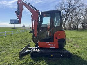 Miniexcavadora Kubota U35-4, Excavadora Compacta Hidráulica con Motor Potente para Trabajos de Construcción - Product Image 3