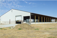 Structure en acier sur mesure pour étable à vaches laitières, bâtiment d'élevage ventilé pour bétail