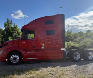 ดีที่สุด!! รถบรรทุกหัวลากมือสองปี 2021 สำหรับ Volvo VNL64T760 พร้อมส่ง - Product Image 3
