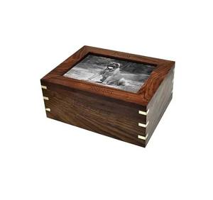 Urnes de crémation en bois cercueil d'intérieur en bois naturel pour animaux de compagnie cercueil pour animaux de compagnie urnes pour animaux de compagnie en gros à bas prix avec cadre Photo - Product Image 1