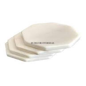 Sous-verres en métal robustes de couleur noire avec bords dorés de l'Inde à un prix impressionnant - Product Image 2