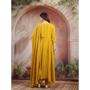 ชุดอานาร์กาลีปักลายมัสตาร์ดสำหรับผู้หญิง พร้อมผ้าคลุมไหล่ ผ้าจอร์เจตต์และผ้าไหม ชุดพื้นเมืองอินเดีย ชุดปากีสถาน ชุดสัลวาร์ - Product Image 6