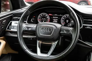 Usado 2022 Audi Q7 45 Premium Plus - Product Image 5