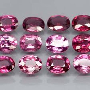 Fournisseur en gros de pierres de lapis-lazuli naturelles certifiées IGI, traitées thermiquement, de la plus haute qualité, pierres précieuses pour la fabrication de bijoux avec jeu de couleurs - Product Image 1