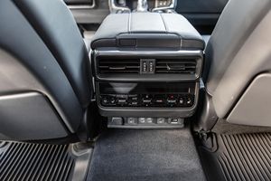 2023 Lexuzs LX 600 Twin-Turbo V6 4WD SUV Cuero automático R19 Luz de litio Techo solar panorámico Apariencia Paquete sin modificar - Product Image 6