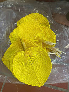 Abanico de Hojas de Palma Artesanal-Estilo Eco Boho, Colores Tropicales - Product Image 2