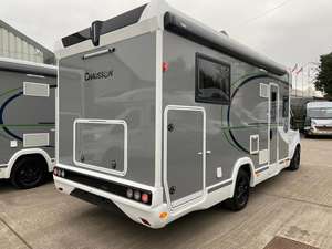 Lujo Todoterreno MotorHome 25-2 Viaje Remolque Caravana Móvil 2025 - Product Image 3