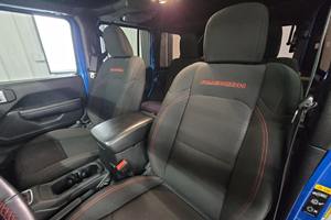 Auto 2023 AWD Coupé Turbo R18, Bajo Kilometraje, Caja de Cambios Automática, Volante a la Izquierda, Color Oscuro, Funcionando con Gasolina - Product Image 6