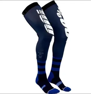 Chaussettes de sport antidérapantes avec logo personnalisé, longues, de différentes couleurs et entièrement personnalisées - Product Image 6