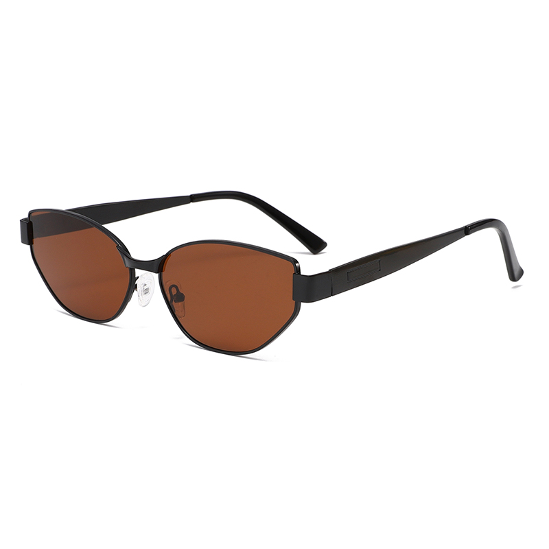 C7: Black/ Brown
