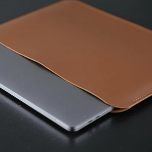 Funda para portátil de cuero genuino hecha a mano de primera calidad, funda para portátil duradera y ligera, elegante funda Vintage para profesionales de negocios - Product Image 1