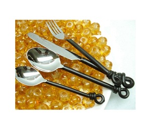 Ensemble de couverts d'hôtel cuillère en or en acier inoxydable pour les ustensiles de restaurants avec une grande desugn au meilleur coût - Product Image 4