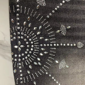 Shorts Vaqueros de Mezclilla con Pedrería, Lavado Vintage, Diseño Personalizado de Primera Calidad, Fabricados en Pakistán para Hombre - Product Image 4