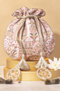 Sac Potli de mariage indien en velours brodé, écologique, taille personnalisable, sac cadeau de retour de Ladiesclutches & More - Product Image 4