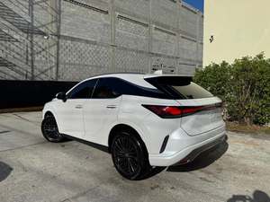 MINT 2024 RX350 SUV de Lujo - Product Image 2