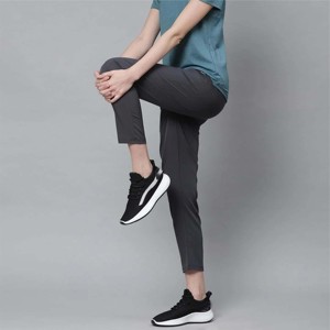 Pantalon de survêtement élégant et confortable pour femme avec taille et poches élastiques, idéal pour la course, le yoga et le fitness, respirant - Product Image 3
