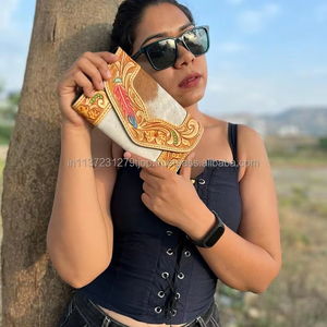 Cartera de piel de vaca de diseño antiguo estilo vintage hecha a mano de la mejor calidad - Product Image 3