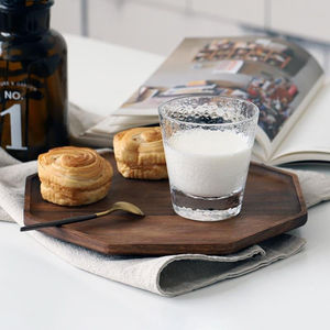 Plateau de service en bois fait à la main plateau de service fantaisie de table élégant et moderne forme octogonale ustensiles de cuisine de finition en noyer - Product Image 1