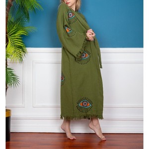 Kimono long pour femme, doux et léger, avec un drapé décontracté, conçu pour un style décontracté, élégant et contemporain - Product Image 3