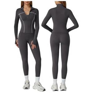 Conjunto Deportivo de 3 Piezas para Mujer, Leggings de Cintura Alta, Sujetador Deportivo y Sudadera Corta con Capucha, Ropa de Gimnasio - Product Image 3