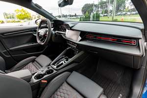 Unidad en Excelentes Condiciones, Audi RS3 Turbo 2025, 5 Cilindros, Tracción en las Cuatro Ruedas, Azul Metálico Ascari, Equipamiento de Alta Gama - Product Image 6