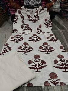 Conjunto de Coord de diseñador de lanzamiento en patrón Align emparejado con pantalón hasta el tobillo - Product Image 3