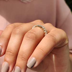 Bague de mariage demi-éternité pour femme avec diamants de laboratoire taille marquise et taille brillant rond, clarté VS, couleur EF - Product Image 4