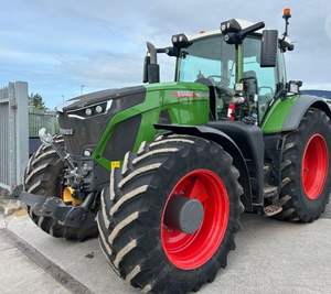 Tracteur agricole Fendt 900 Vario 4x4 140 CV sur roues, qualité supérieure avec fonctions numériques, boîte de vitesses, roulement, pompe - Product Image 1