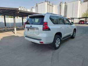 Toyota PRADO Sedán 2023 Usado, GCC, Automático, Volante a la Izquierda, Tracción Total, Asientos de Cuero, Control de Crucero Adaptativo, Neumáticos R18, Motor 4.5L, Euro IV - Product Image 5