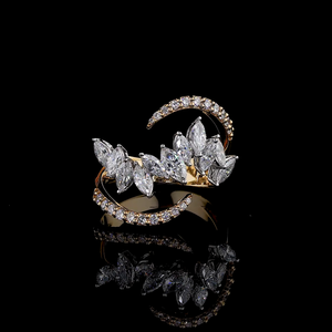 Anillo de Diamante Cultivado en Laboratorio con Corte Marquesa de Lujo en Oro Rosa y Blanco |   Joyería de Boda Personalizada - Product Image 1