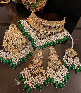 Conjunto de Joyería Tradicional Pakistaní e India con Incrustaciones de Kundan y Detalles Meenakari, Chapado en Plata sobre Acero Inoxidable, Estilo Clásico - Product Image 6