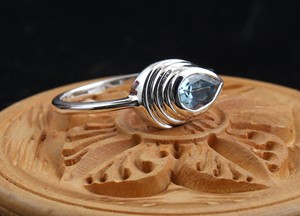 Anillo de Plata de Ley 925 con Topacio Azul, Clásico y Moderno para Mujer, con Engaste de Bisel, para Uso Diario - Product Image 3