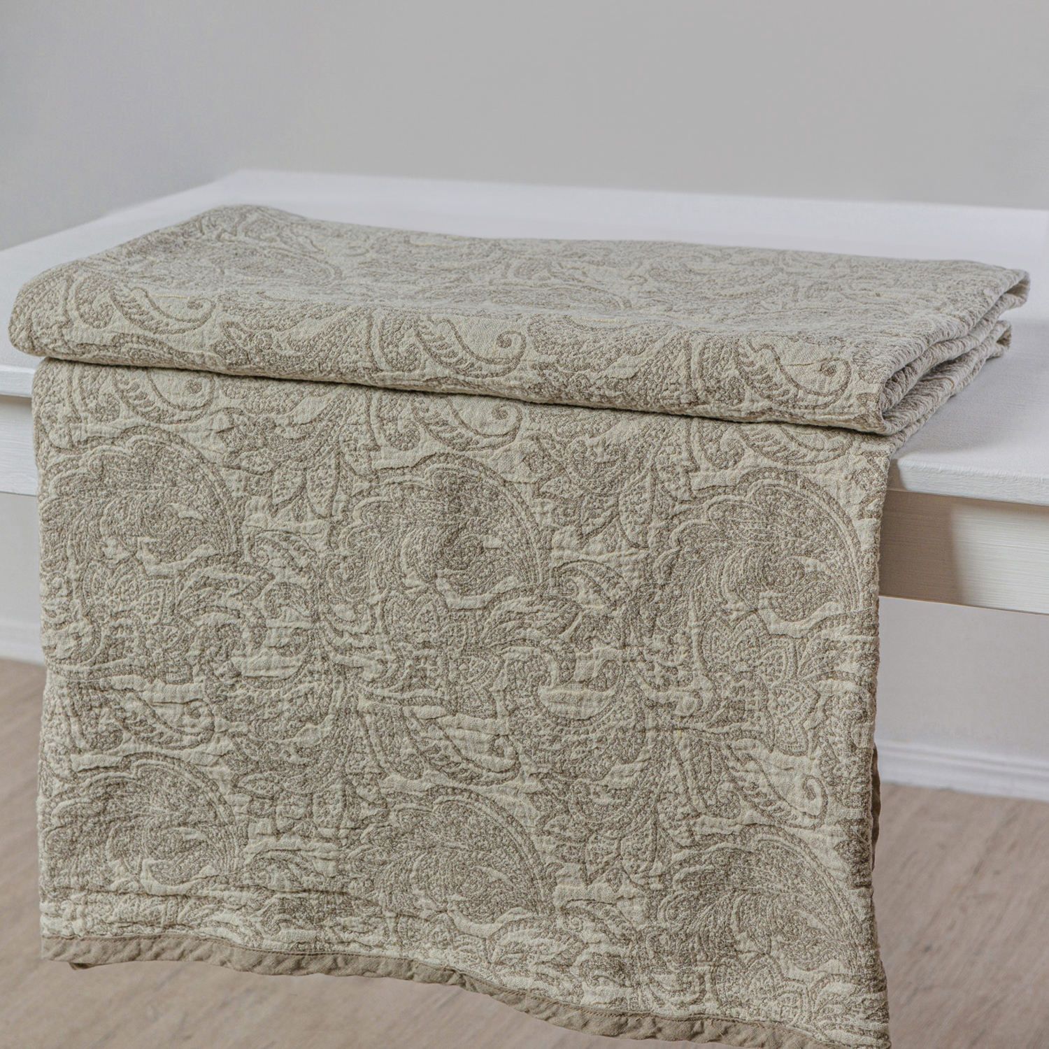 สีน้ำตาล