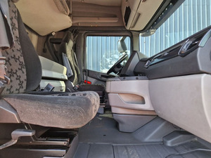 Unidad Tractora 2018 para S450 Euro 2 Diésel 6x4 con Volante a la Izquierda, Nuevo Retarder ADR, 351-450hp, Capacidad de Carga >50T - Product Image 5