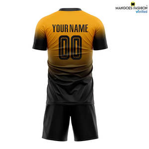 Maillot de football personnalisé or et noir en tissu respirant avec poignée éponge, sublimation anti-décoloration, tendance pour le sport - Product Image 4