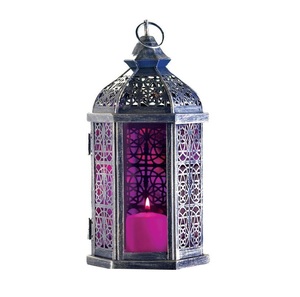 Lanterne marocaine suspendue en métal avec découpes décoratives, idéale pour créer des ombres douces et des effets lumineux d'ambiance - Product Image 6