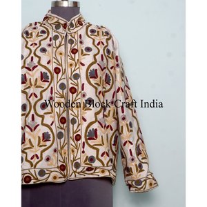 Veste Kimono Bohème en Velours Suzani Ethnique, Vêtement de Style, Broderie Faite Main, Manteau Vintage Suzani pour Femmes - Product Image 3