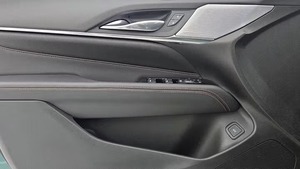 Cadillac CT4-V 2025 Seminuevo, Tracción Trasera, Turbo, Eléctrico, Automático Estándar, Interior de Cuero Oscuro, Control de Crucero Adaptativo, R17 - Product Image 4