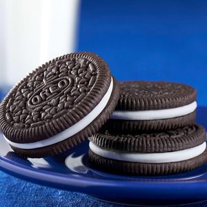 OREO Chocolate Sandwich Cookies, Family Size, 3 Packs - Product Image 3