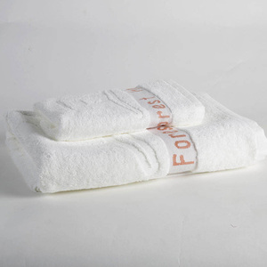 Ensemble de serviettes de bain en coton blanc personnalisées de haute qualité Design tissé épais pour adultes pour la fabrication en gros de salons et d'hôtels - Product Image 3