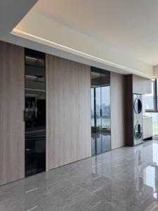 ארונות בגדים יוקרתיים בהתאמה אישית, ריהוט לחדר שינה, ארון בגדים מעץ לבית, ארון בגדים משולב לחדר שינה - Product Image 3