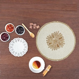 Napperon en perles de verre avec nœud en perles dorées crème Napperon résistant aux perles de verre pour la décoration de mariage - Product Image 5