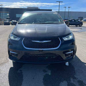 Kilometraje bajo 2025 C H R y S l e r PA CIFICA SELECT - Product Image 1