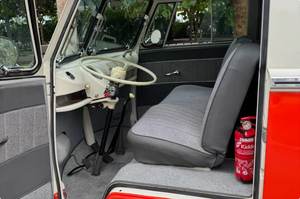 LISTO PARA CONDUCIR - USADO, VOLANTE A LA IZQUIERDA |   Volante a la derecha |   Volkswagen Tipo 2 Microbus de 1975, Conversión de 23 Ventanas - Product Image 5