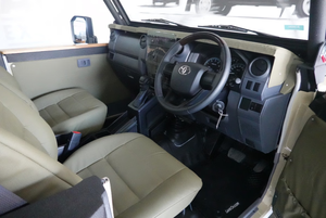 Toyota Land Cruiser 79 2.8d Auto Game Viewer 2026 d'occasion de qualité à prix abordable, conduite à droite - Product Image 2