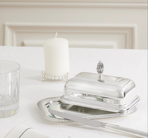 จานเนยสแตนเลสขอบมนดีไซน์เนอร์พร้อมฝาปิดบนโต๊ะเก็บเนยและชีสสำหรับการตั้งค่าบุฟเฟ่ต์และการเสิร์ฟที่หรูหรา - Product Image 4