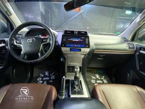 Toyota Land Cruiser Prado GRJ150L 2025, 4.0L V6 Gasolina, Automático, 4x4, SUV Usado, Especificaciones GCC, Volante a la Izquierda - Product Image 3